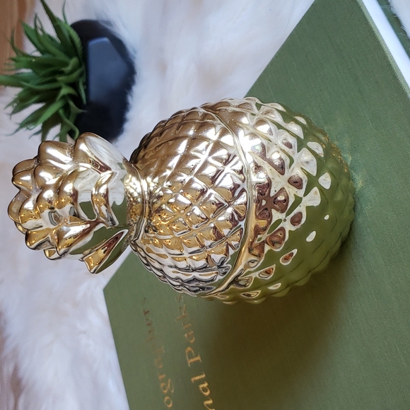 West Emory | Pineapple Tropical Scented Candle - Picture 3 of 12